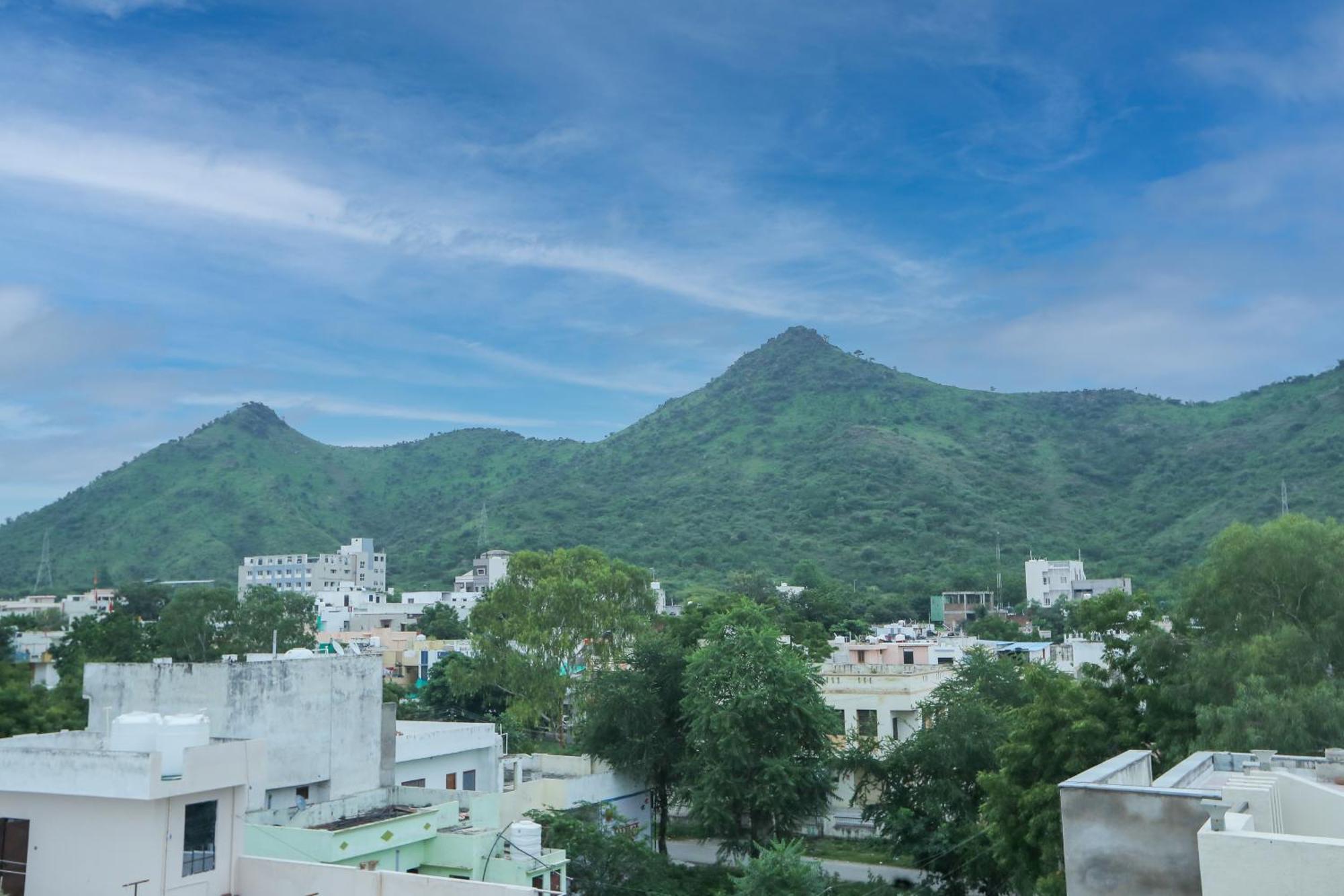 Апарт готель Chitrakoot Residency Удайпур Екстер'єр фото